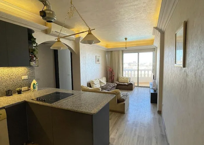 Luxury 1 Bedroom Sea Front *
